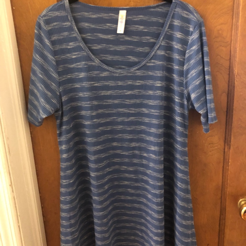 Lularoe Perfect T size M
